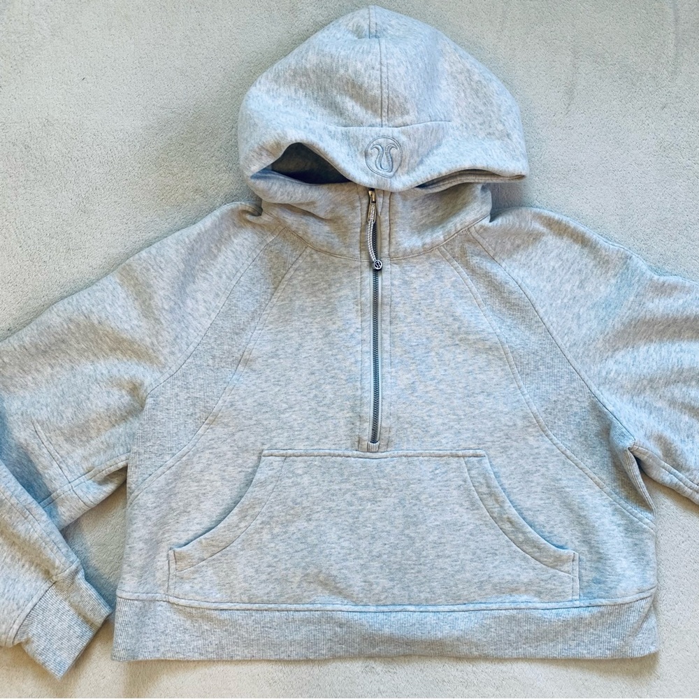 Lululemon women’s gray 1/2 zip hoodie sweatshirt w/ handwarmer pocket Sz M/L